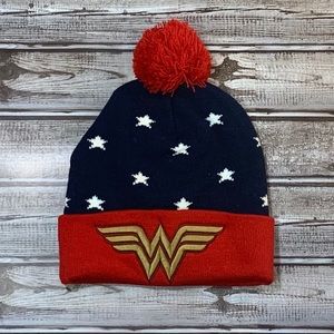 Wonder Woman Pom-beanie